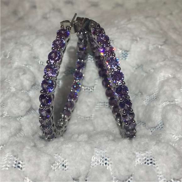 AAA Simulated Purple Diamond Inside Out Earrings in Silvertone. NIB - Picture 10 of 11